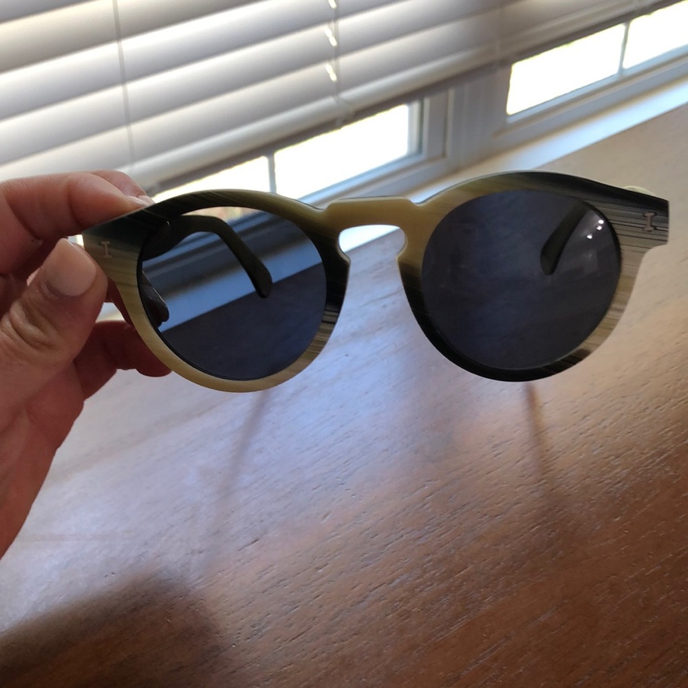 Illesteva Sunglasses (Leonard 48-22)